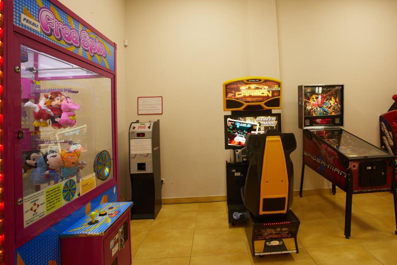 Dreams Sunny Beach Resort And Spa Dış mekan fotoğraf Arcade games at the museum