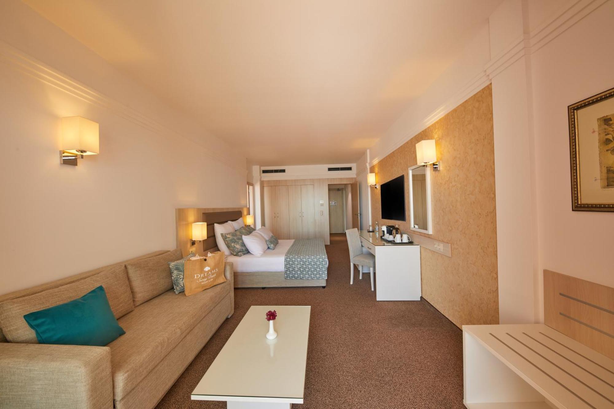 Dreams Sunny Beach Resort And Spa Oda fotoğraf A room at the hotel